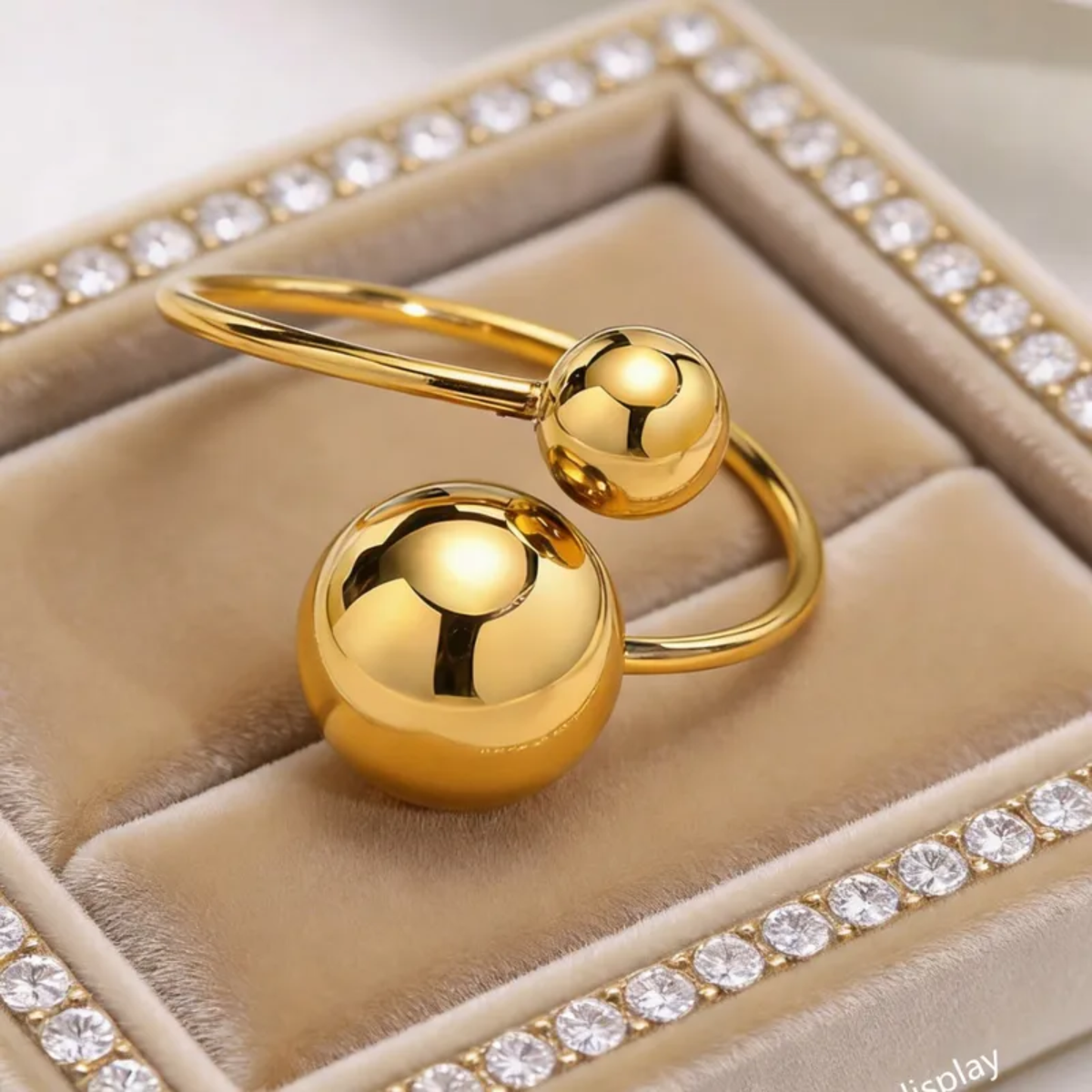 Oro 18K PVD: cos'è e perché viene utilizzato nei gioielli?