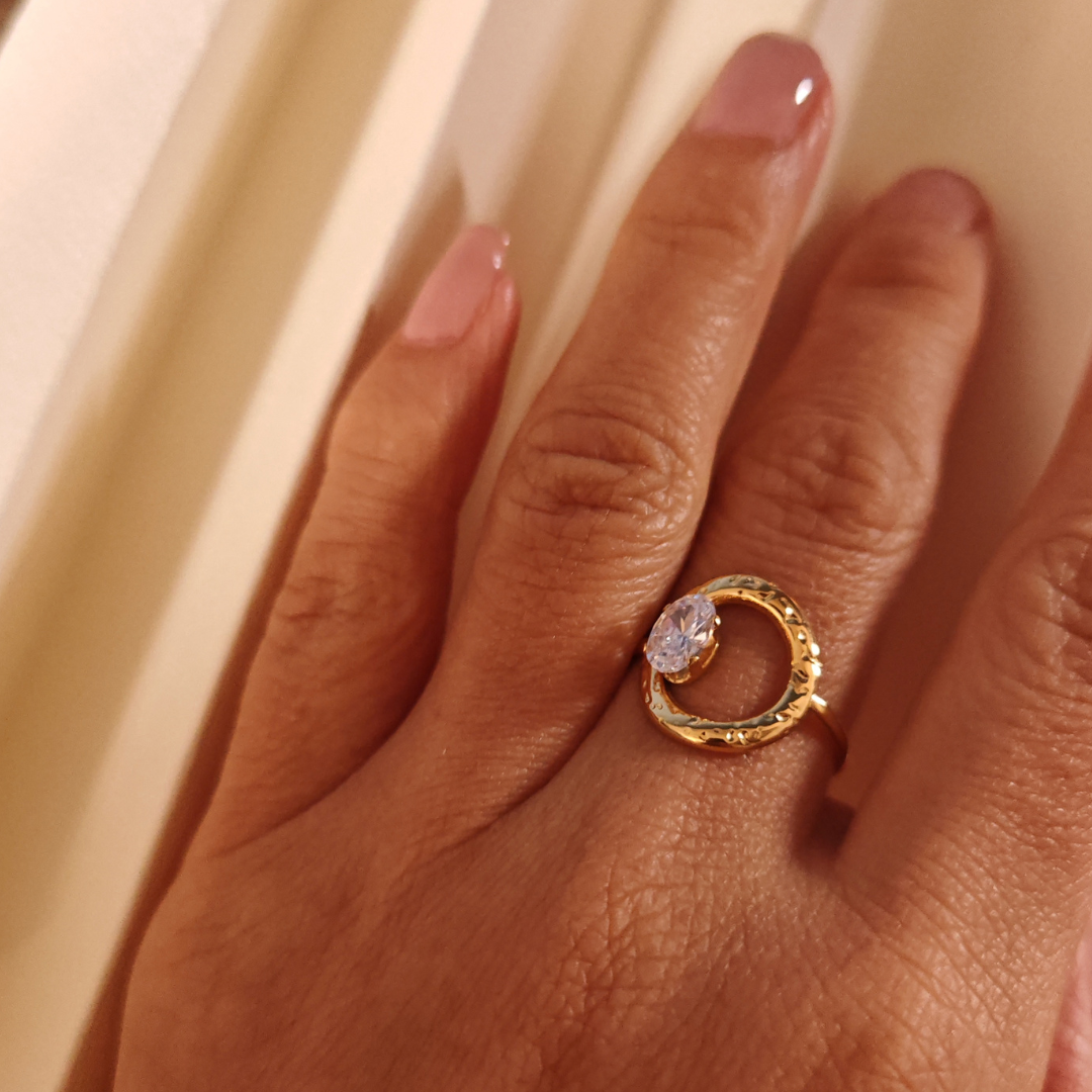 EQUILIBRIO - anello regolabile con zircone ovale
