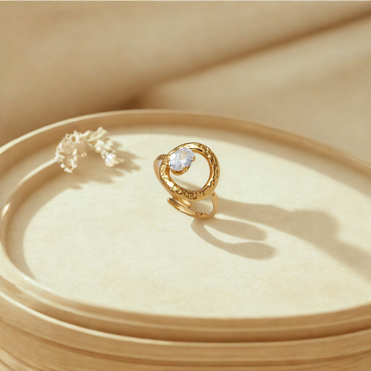 EQUILIBRIO - anello regolabile con zircone ovale